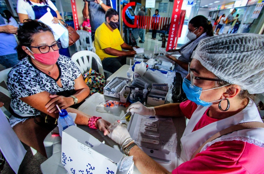Maceió Rosa: mulheres participam de ação no Terminal Rodoviário