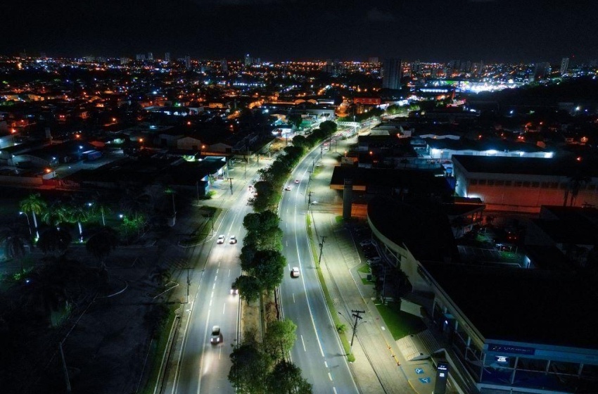 Prefeitura de Maceió moderniza iluminação dos principais corredores de transportes da capital