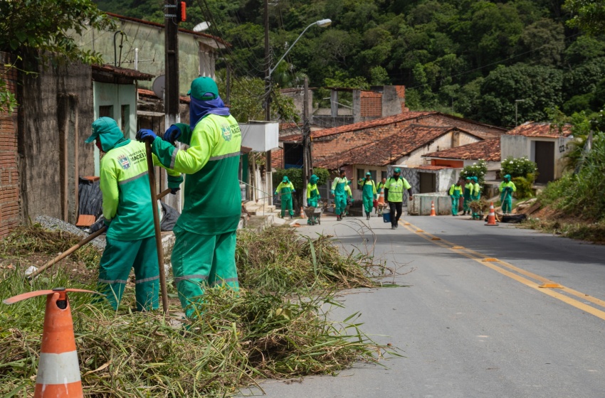 Desenvolvimento Sustentável realiza mutirão de limpeza em Fernão Velho