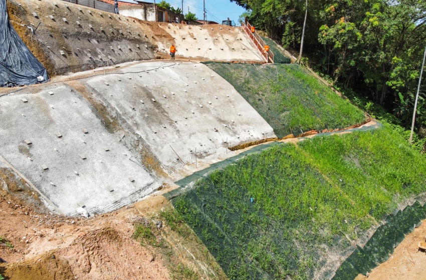 Obras de contenção de encostas avançam e levam alívio e segurança para moradores de áreas de risco