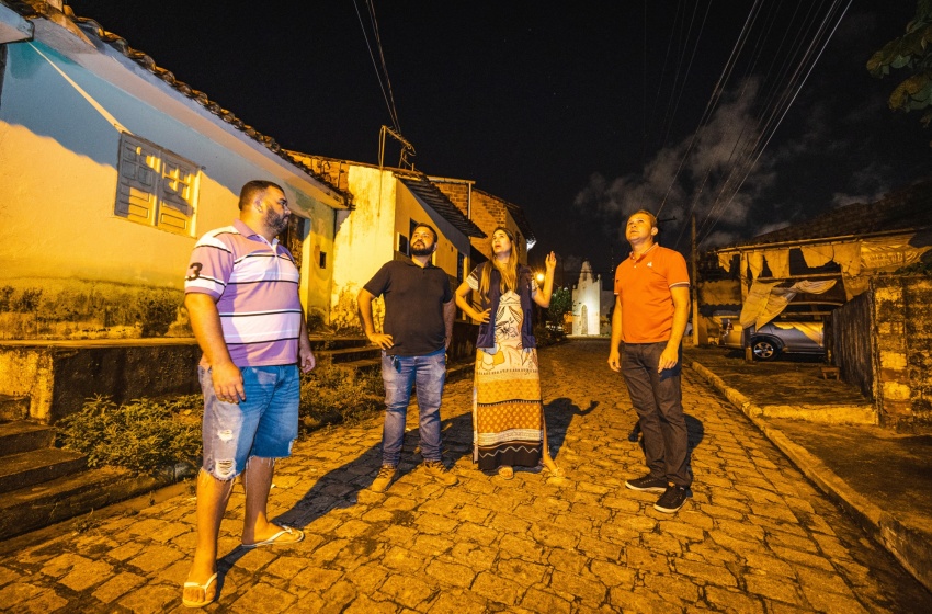 Comunidades do Pinheiro, Petrópolis e Benedito Bentes vão receber reforço na iluminação pública