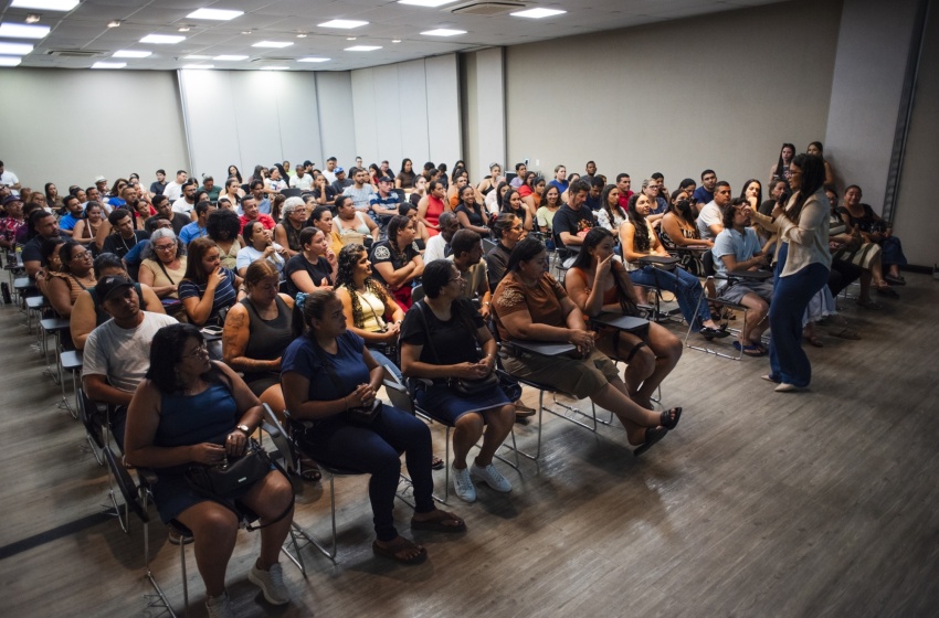 Prefeitura de Maceió capacita 260 ambulantes da orla e fortalece economia e turismo