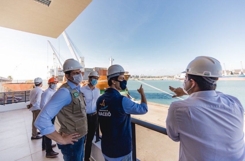 Prefeitura de Maceió apresenta obras para secretário do Ministério da Infraestrutura