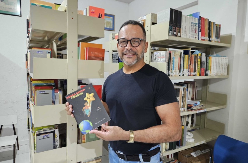 Servidor da Educação Municipal faz curso de Astronomia para escrever livro infantil