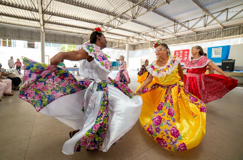 Dia do Folclore é comemorado com apresentações culturais de grupo de idosas