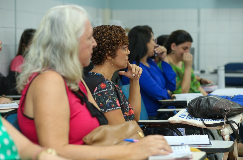 Encontro com diretores escolares alinha estratégias de unidades de ensino municipais