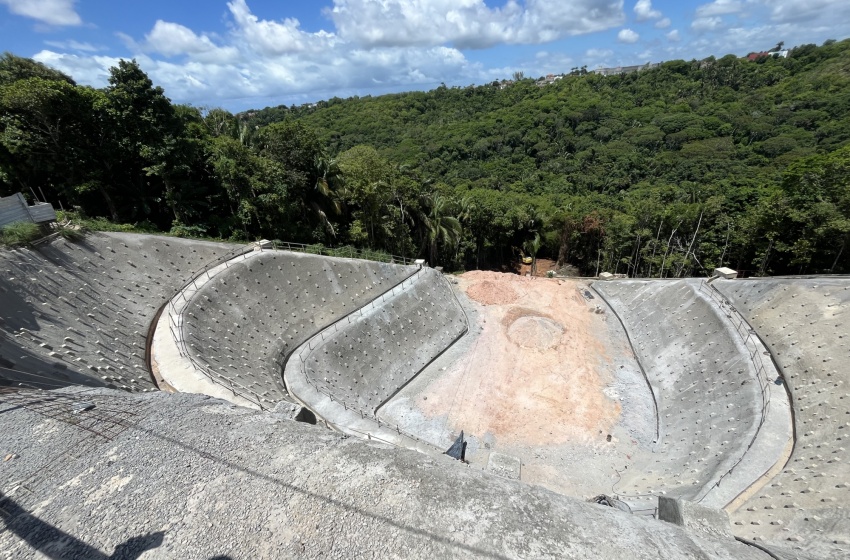 Obra de contenção definitiva na encosta do Conjunto João Sampaio entra na reta final