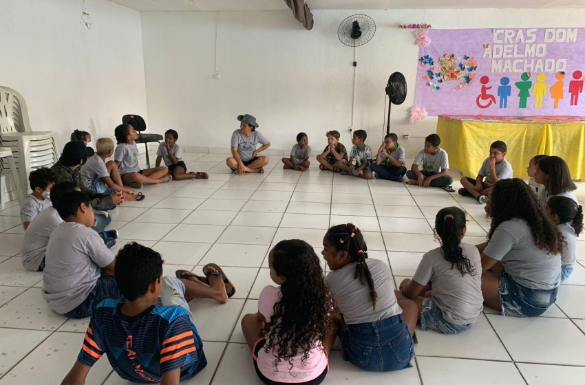 Crianças atendidas pelo Cras Dom Adelmo Machado participam de atividades de escotismo