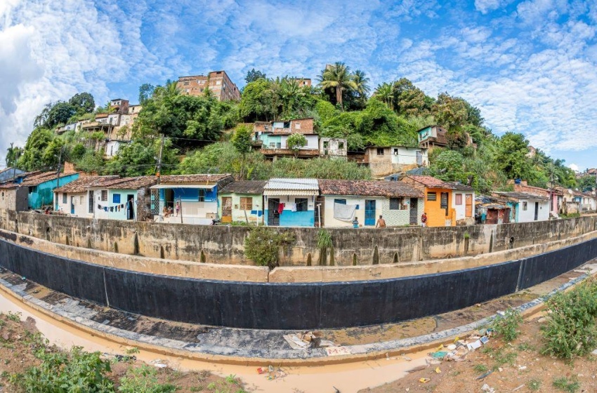 Brota na Grota levará serviços de infraestrutura às localidades de difícil acesso na capital