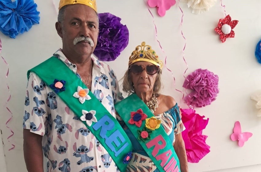 Pessoas idosas do Serviço de Convivência recebem primavera com baile festivo