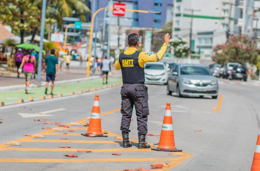 Trânsito na Ponta Verde é alterado para desfiles das escolas de samba