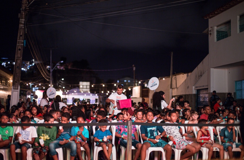 Cine Massa reúne crianças e adultos em edição no Vale do Reginaldo