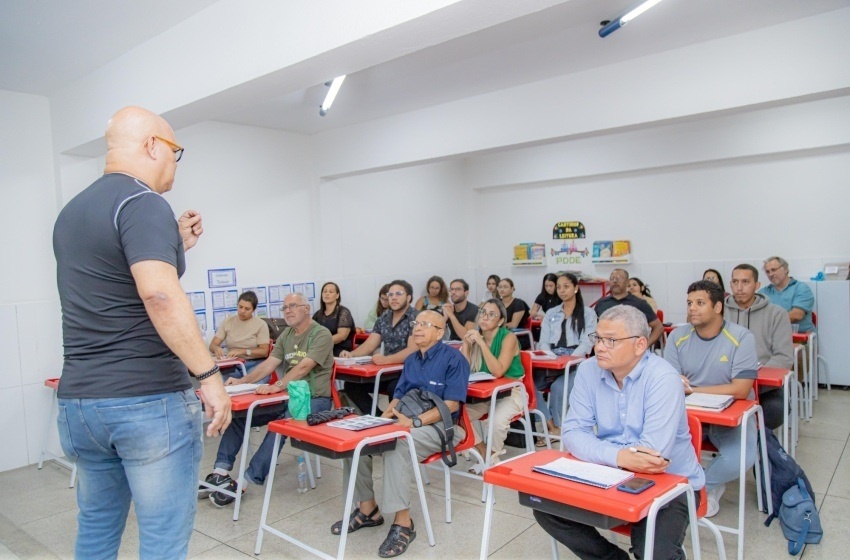 Educação de Maceió abre matrículas para cursos gratuitos de inglês e espanhol