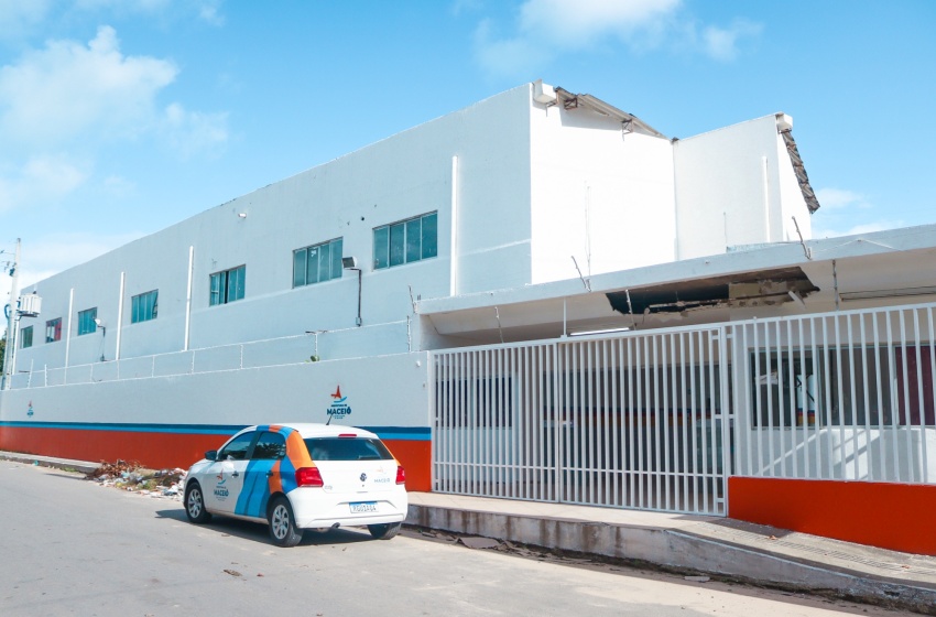 Professora Lourdinha é homenageada ao dar nome à nova escola municipal