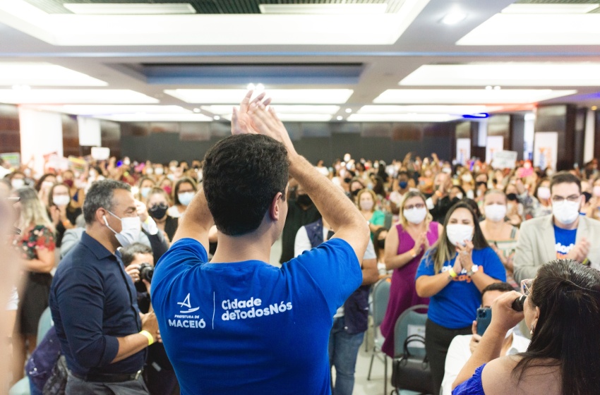 Em dez meses, gestão de Maceió avança na política de valorização do servidor