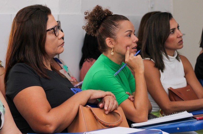 Coordenadoras pedagógicas discutem importância da música no desenvolvimento infantil
