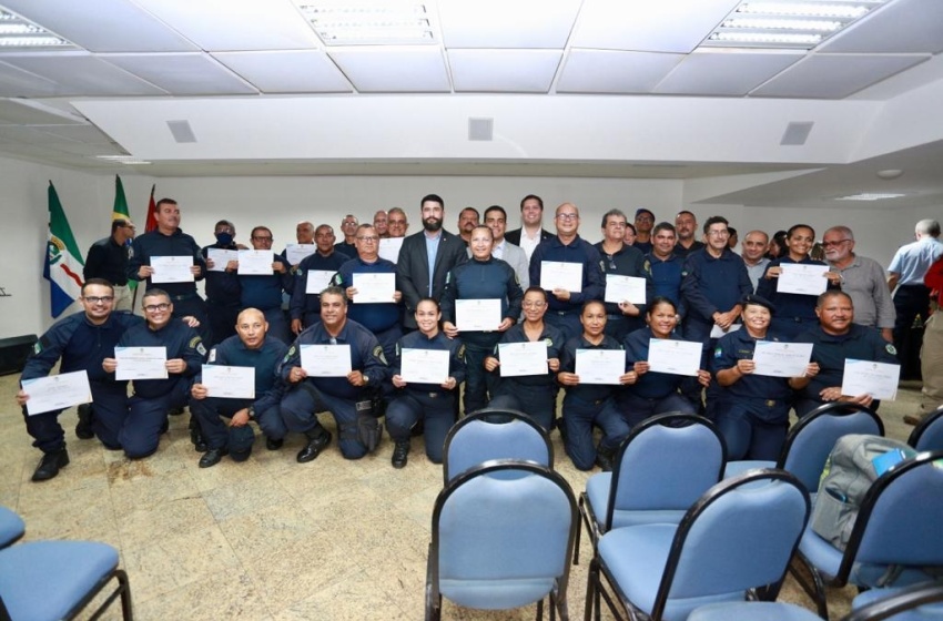 Guardas Municipais com mais de 25 anos de serviço concluem curso de formação