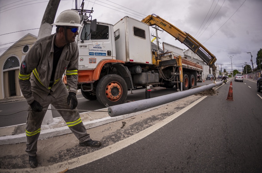 Ilumina Maceió realiza quase 40 mil atendimentos em manutenções em 2025