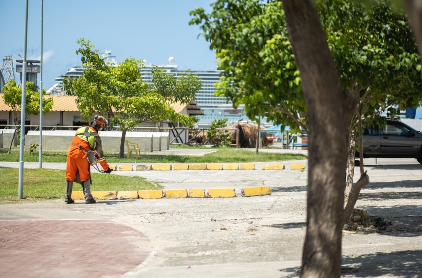 Benedito Bentes e Centro Pesqueiro do Jaraguá recebem equipe de higienização nesta segunda (22)