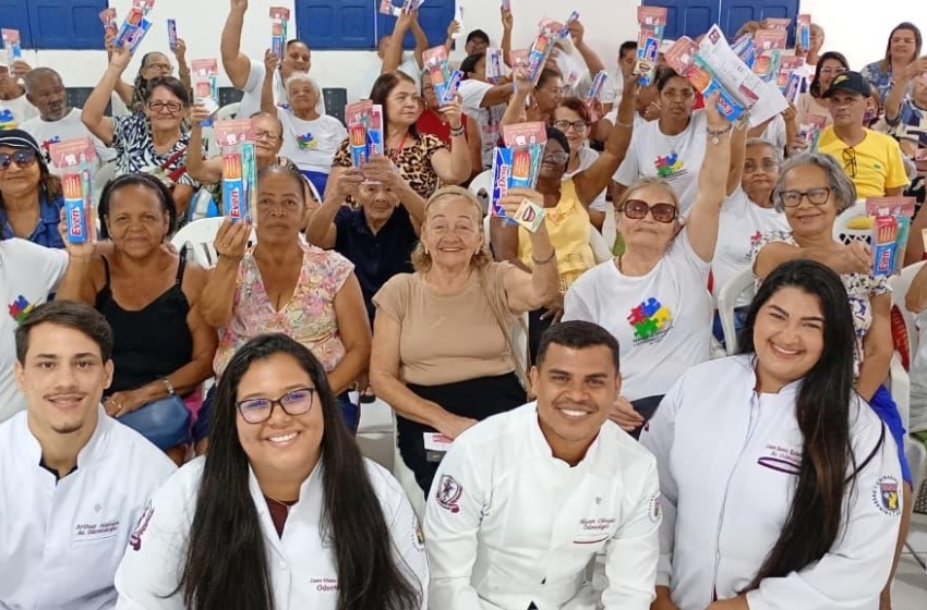 Idosos do Serviço de Convivência são orientados sobre saúde bucal