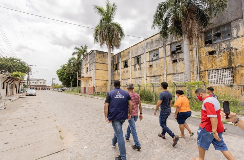 Prefeitura visita ruínas da antiga Fábrica Carmen para tornar local em espaço turístico