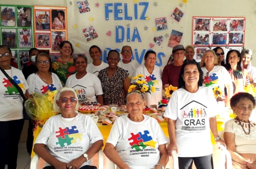 Música e dança animam o Dia dos Avós no Cras Área Lagunar