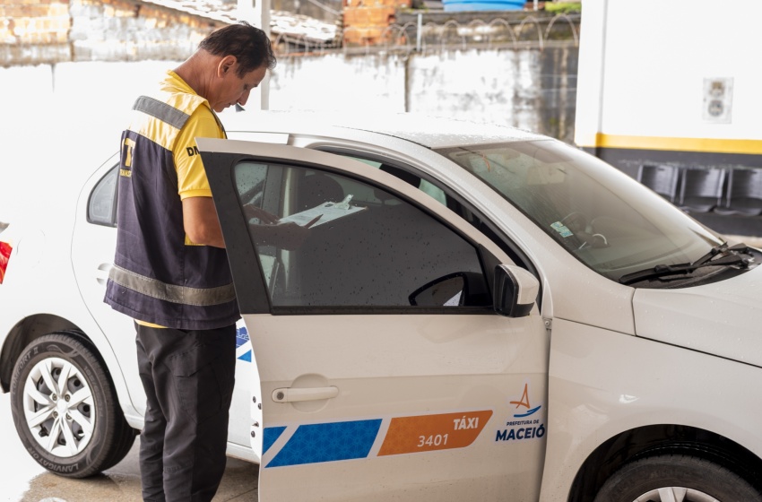 DMTT faz vistorias em veículos de taxistas recém-credenciados