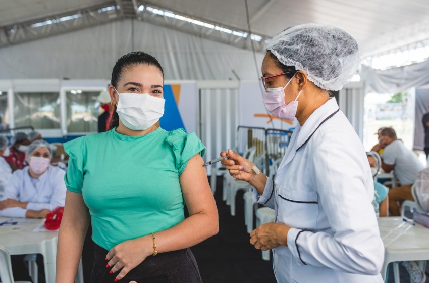 Maceió tem mais de 65% dos adultos vacinados com pelo menos uma dose contra Covid-19