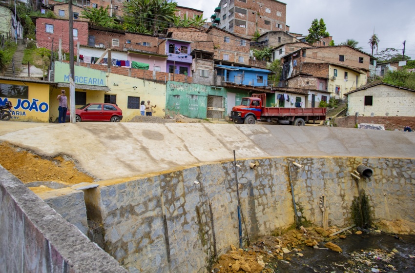 Obras de contenção e acessibilidade mudam vida dos moradores da Grota da Moenda