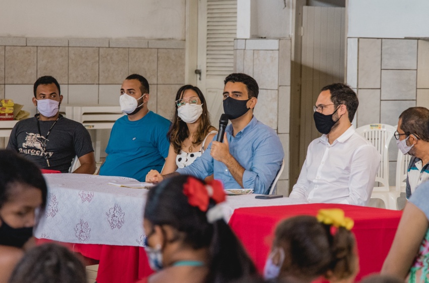 Prefeitura se reúne com moradores e anuncia mais obras de pavimentação na Santa Lúcia
