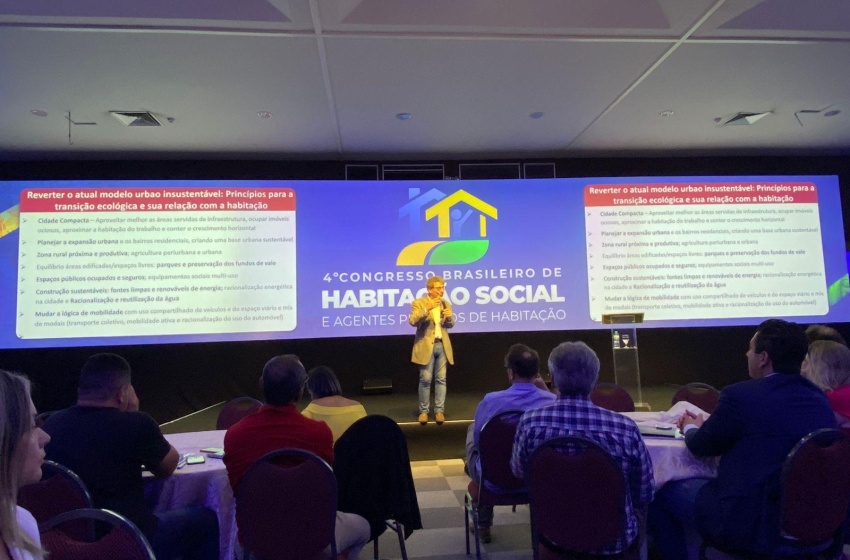 Habitação marca presença em congresso nacional realizado em Foz do Iguaçu