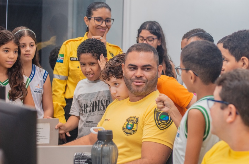 Ação com crianças encerra a programação do Maio Amarelo do DMTT
