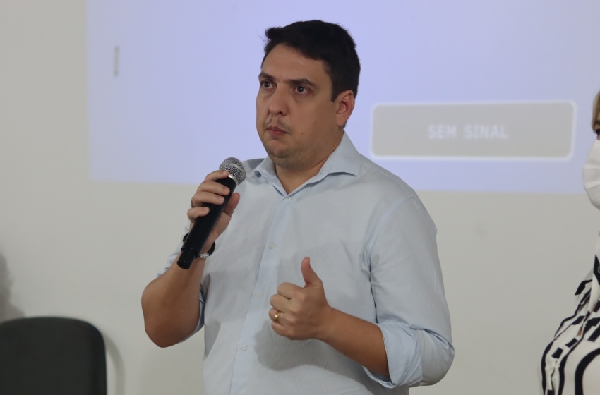 Secretário de Educação dialoga com corpo técnico e coordenadores sobre avanços para área