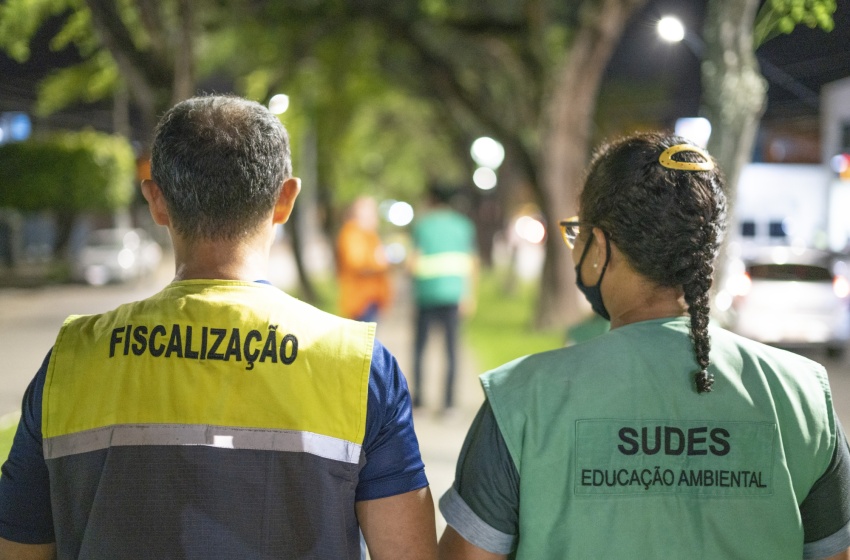Desenvolvimento Sustentável fiscaliza estabelecimentos na Avenida Amélia Rosa, no bairro da Jatiúca