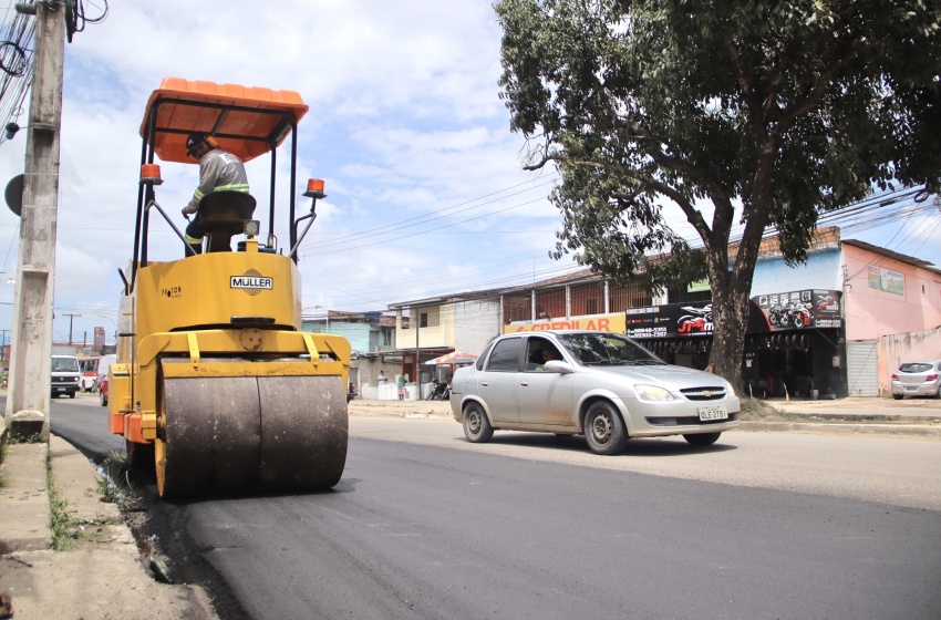 Prefeitura de Maceió retoma pavimentação asfáltica na Avenida Benedito Bentes
