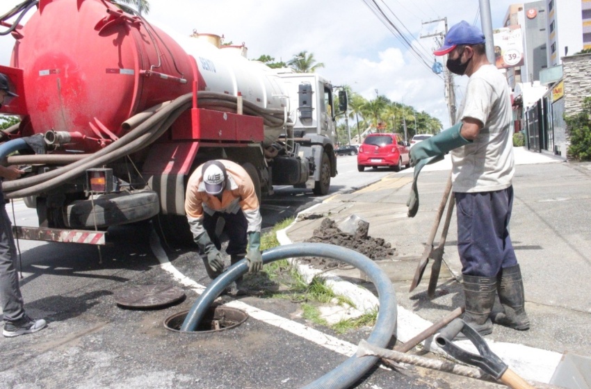 Tabuleiro, Petrópolis e Mercado da Produção passam por limpeza e desobstrução de galerias