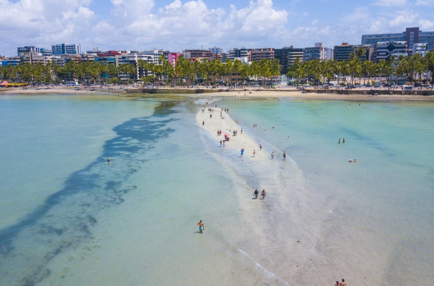 Maceió é o 1º destino do Nordeste e o 3º do país mais procurado até dezembro de 2022, diz Decolar na Expo Abav