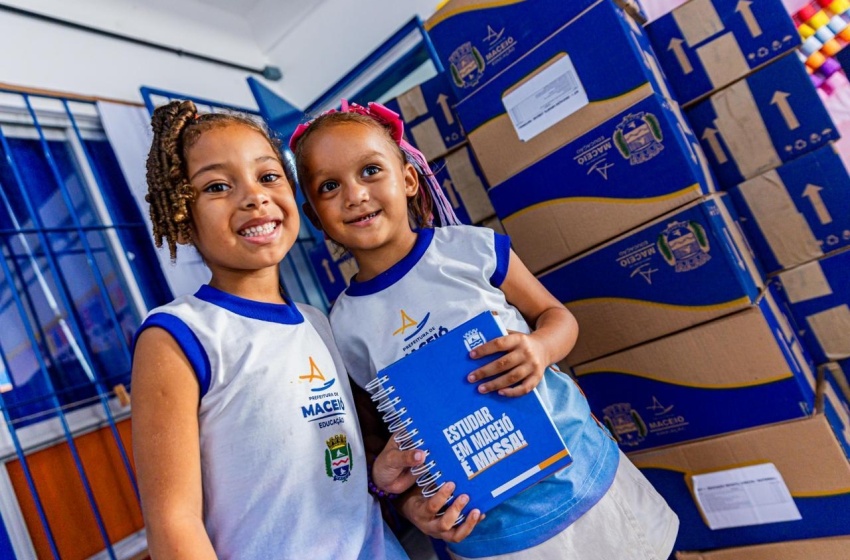 Secretaria de Educação de Maceió inicia distribuição de novos kits de materiais na rede pública