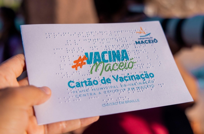 Inclusão social: Prefeitura lança cartão de vacinação contra a Covid-19 em braile