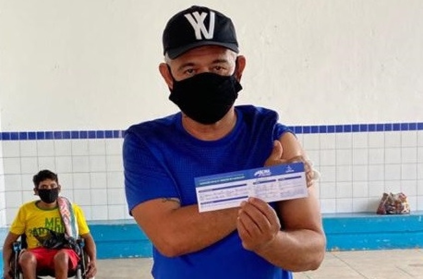 Usuários de unidades de acolhimento são vacinados contra a Covid-19