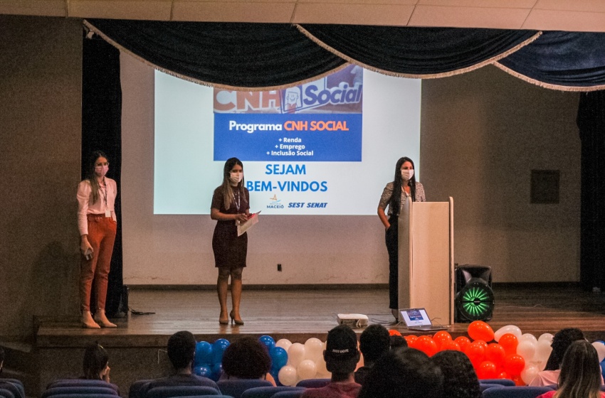Primeira turma da CNH Social inicia curso de nivelamento