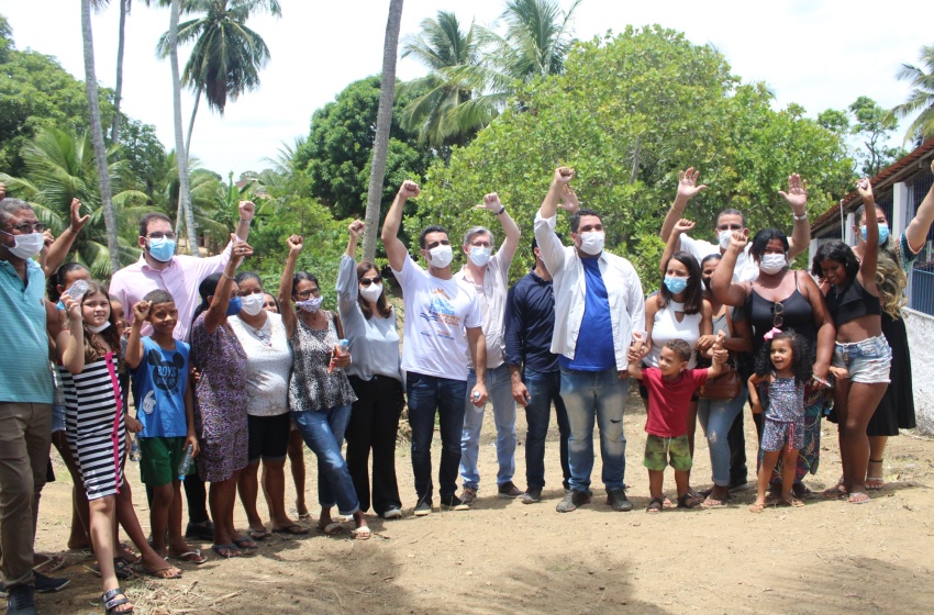 Famílias do Litoral Norte celebram construção de nova creche em Ipioca