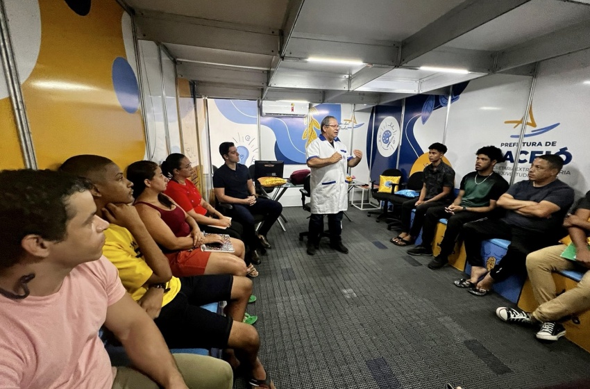 Jovens do Flexal participam de curso de eletricista de instalador predial