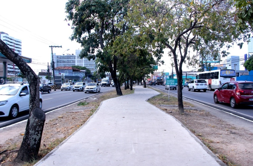 Obras da ciclovia avançam na Avenida Fernandes Lima