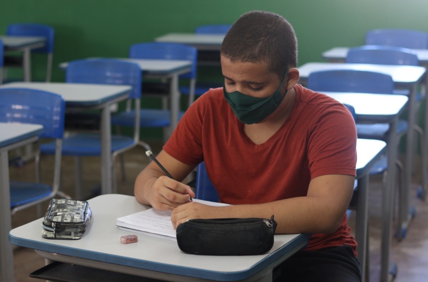 Núcleo de Línguas Estrangeiras está com matrículas abertas para cursos de inglês, francês e espanhol