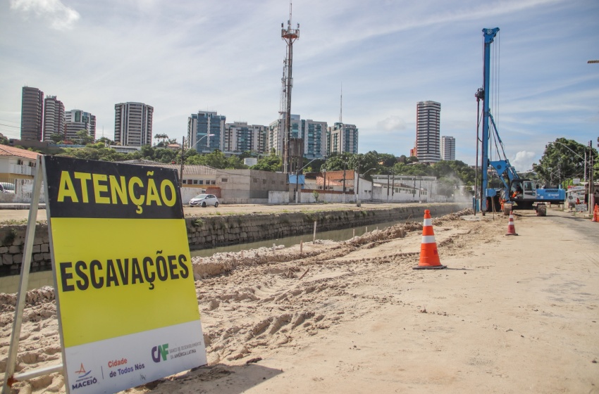 Obras de infraestrutura avançam em vários bairros da capital