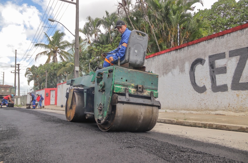 Infraestrutura leva manutenção de via para a Rua Padre Cícero, no Antares