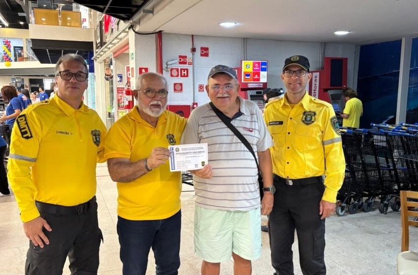 Ação educativa orienta motoristas e facilita emissão de credenciais na Ponta Verde