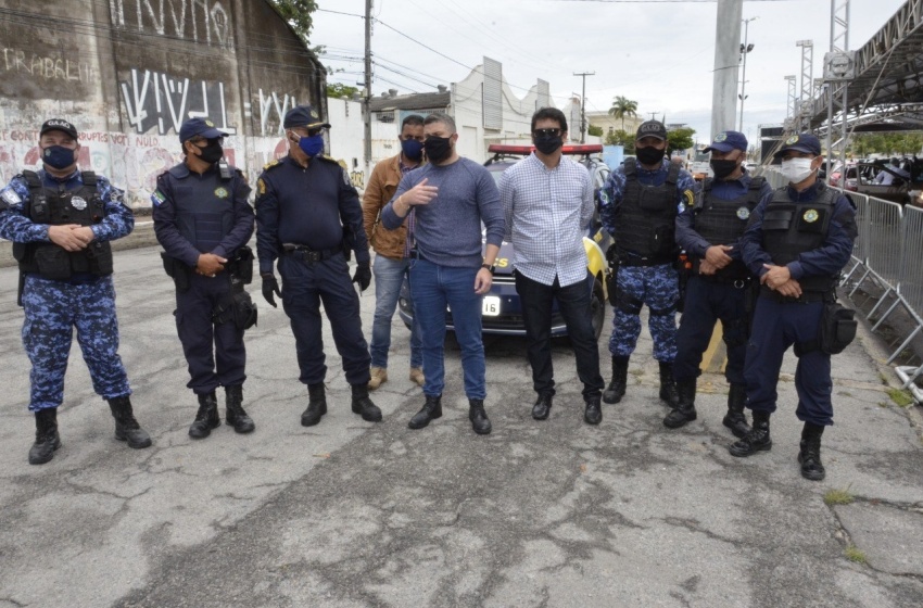 Guarda Municipal faz segurança nos postos de vacinação contra Covid-19