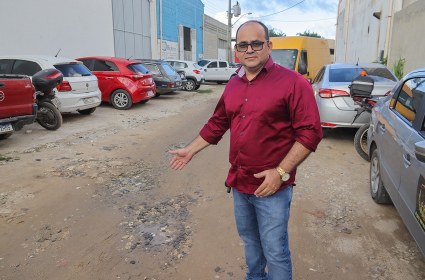 Moradores celebram obras de pavimentação e drenagem no loteamento Canto do Mainá
